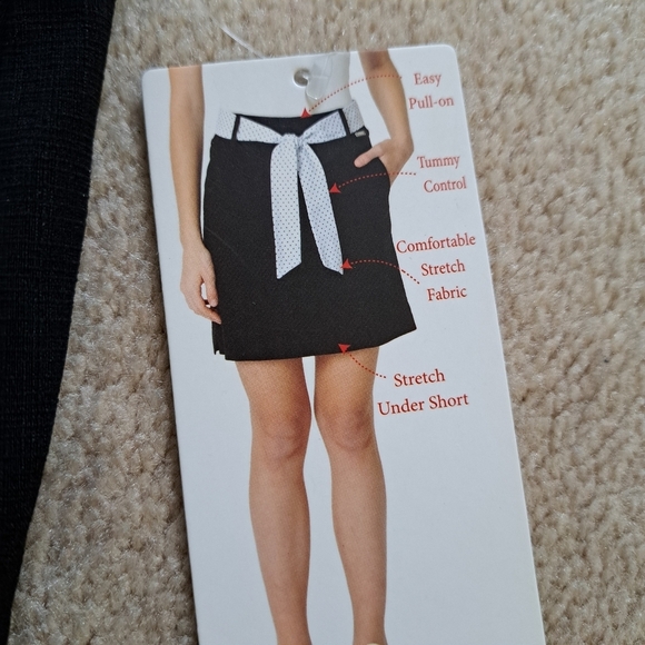 S.C.& Co. Pull On Skort Black Stretch Skort With Tie Belt NWT Size 10 - Picture 3 of 9